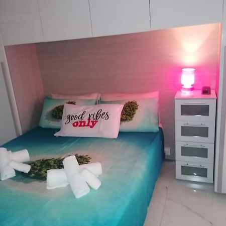 Fiumicino Aeroporto Casa Vacanze Orchidea Exteriör bild